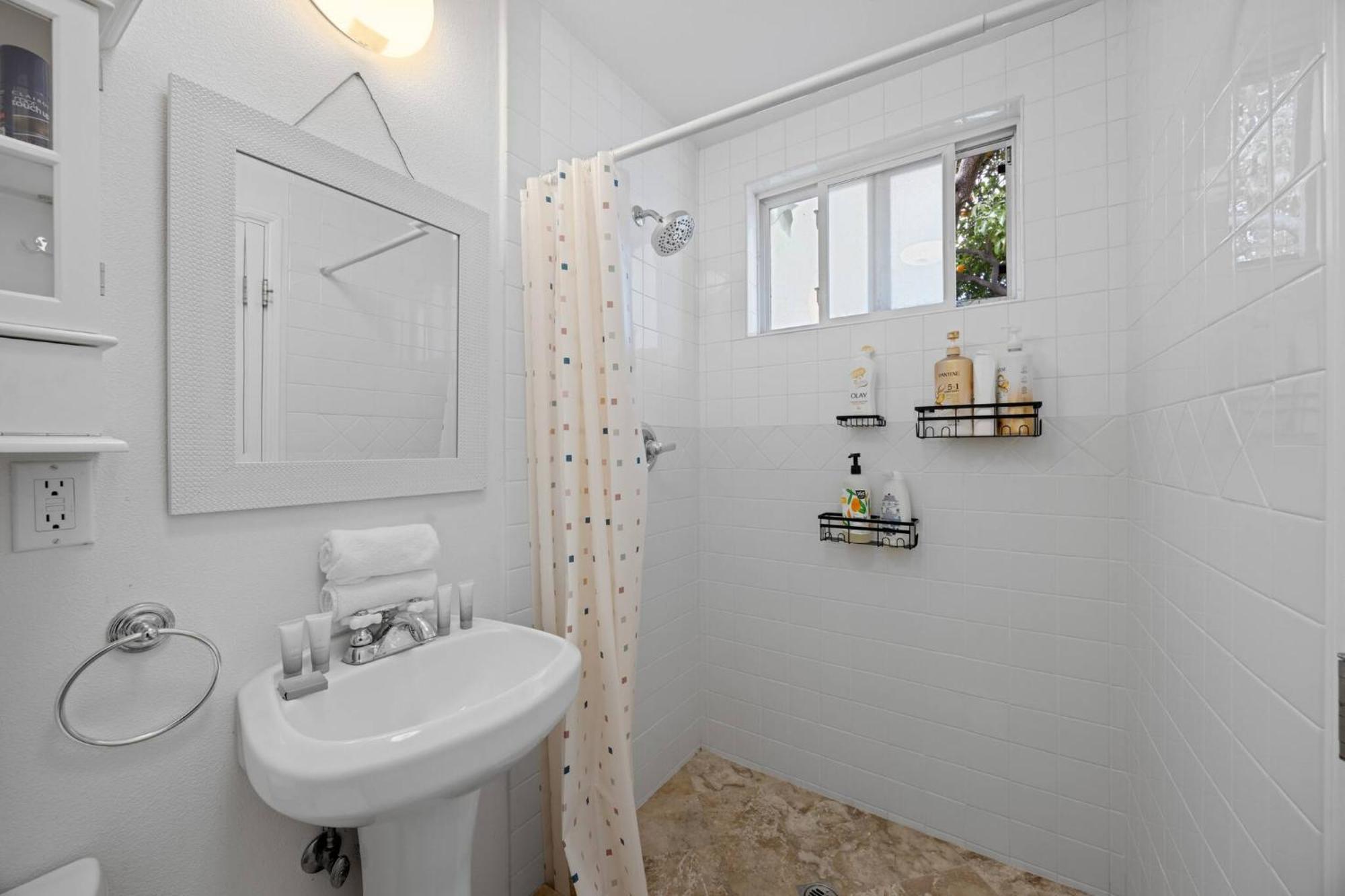 Cozy Backhouse - Sleeps 2 Beverly Hills Adj Gasthof Los Angeles