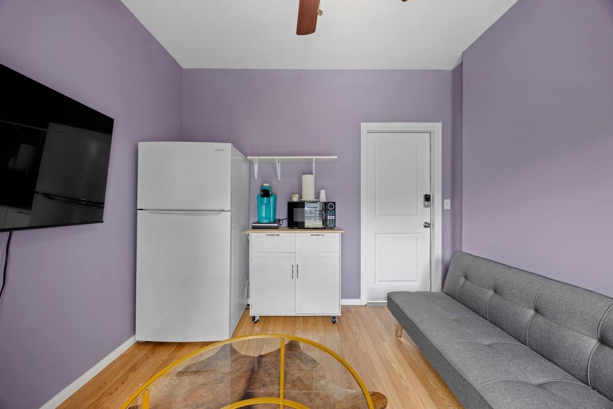 Cozy Backhouse - Sleeps 2 Beverly Hills Adj Gasthof